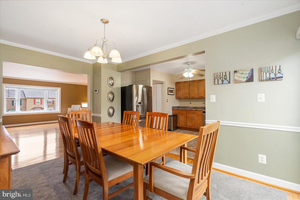 12 Carriage Walk Ct