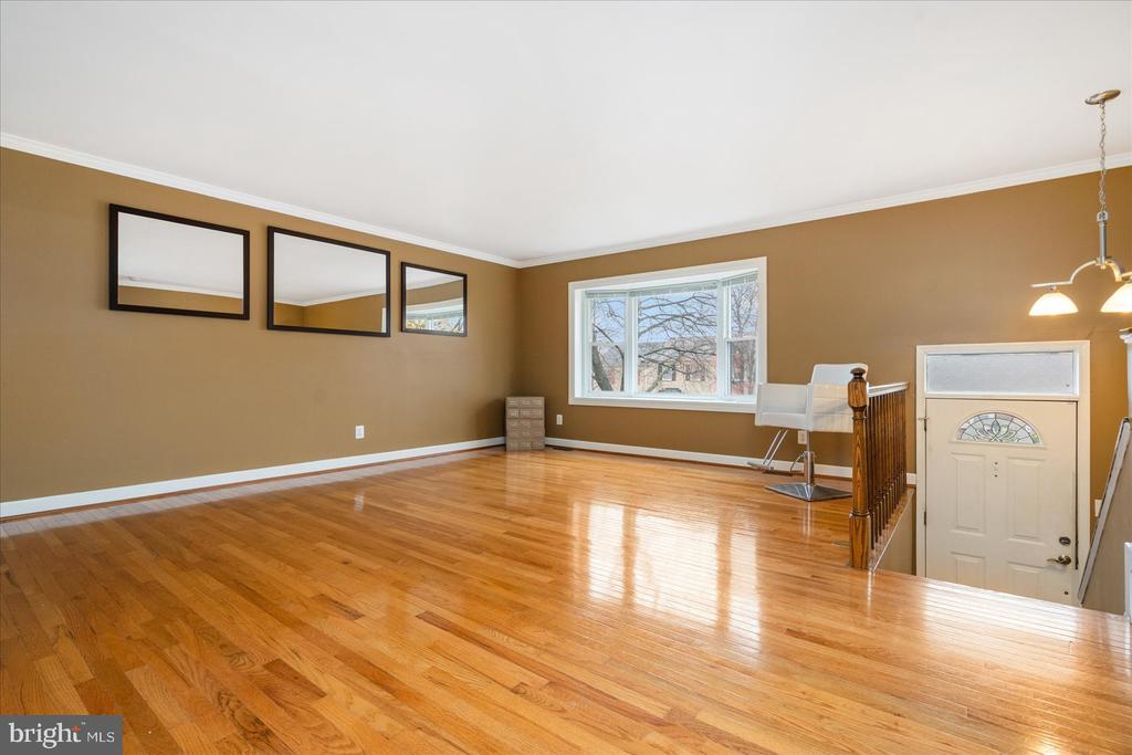 12 Carriage Walk Ct