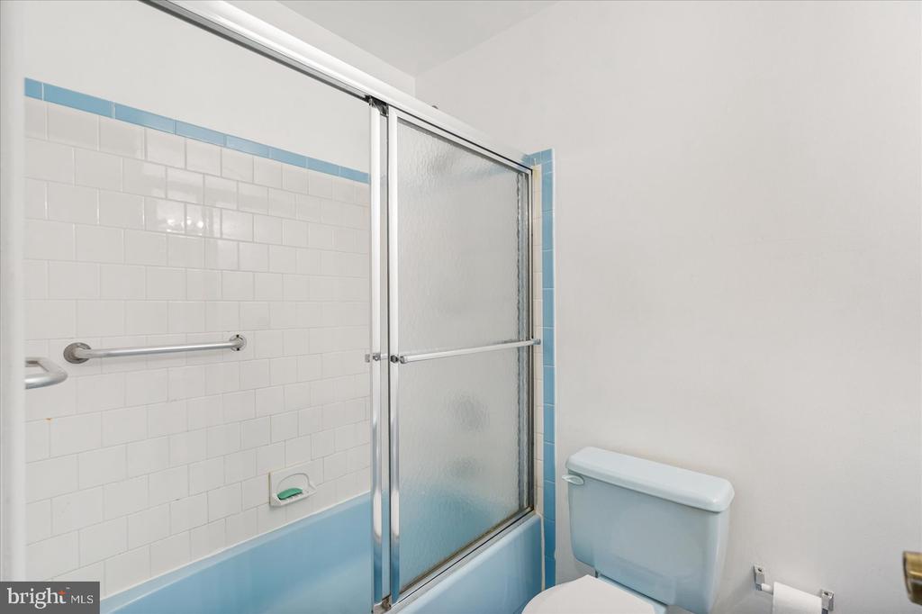 12 Carriage Walk Ct