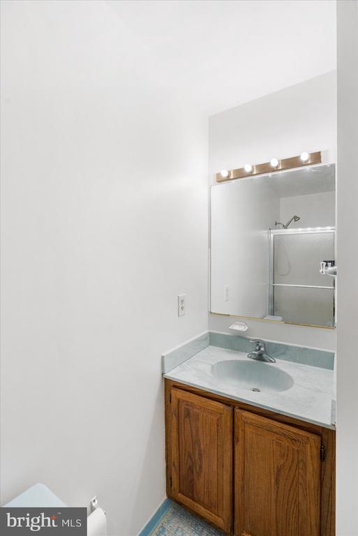 12 Carriage Walk Ct