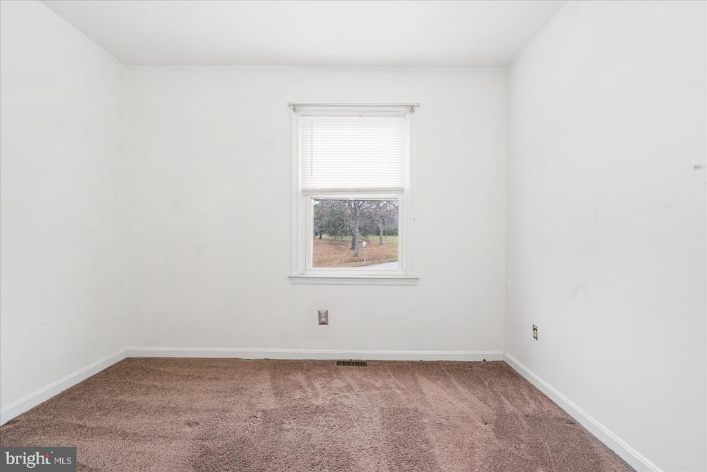 12 Carriage Walk Ct