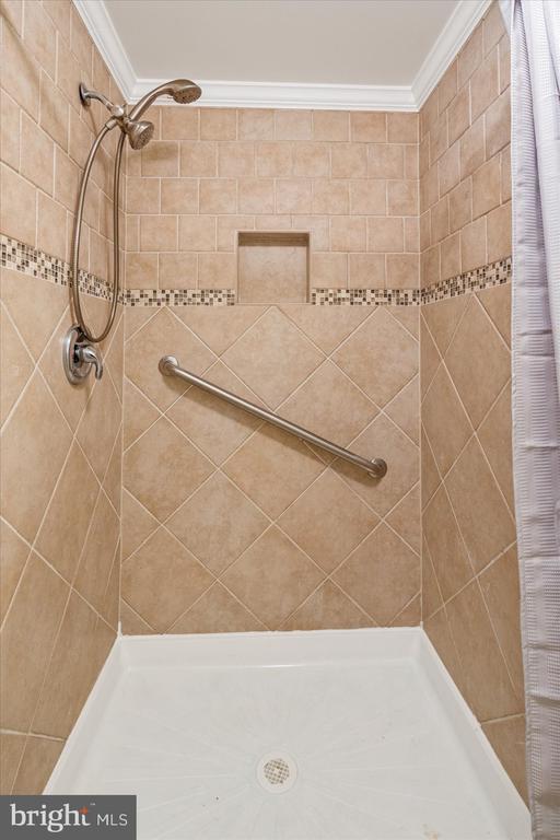 12 Carriage Walk Ct