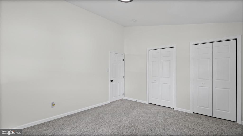 3901 TIVERTON ROAD
