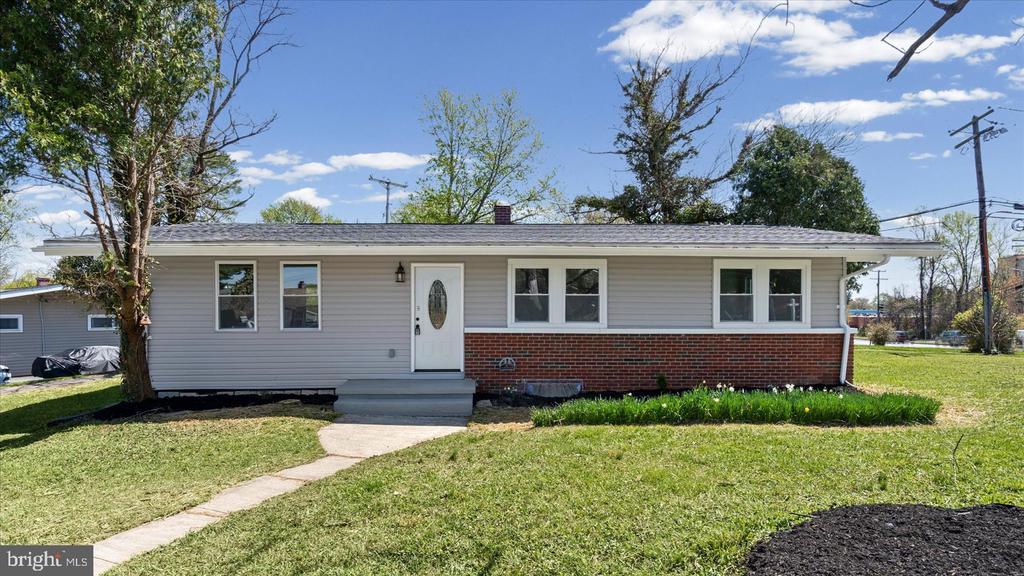 3901 TIVERTON ROAD