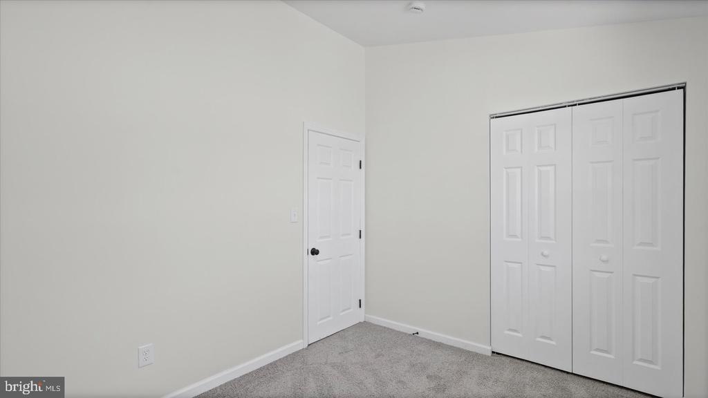 3901 TIVERTON ROAD