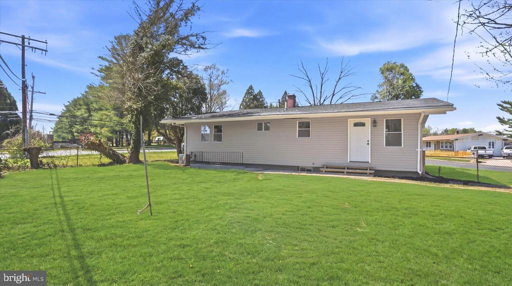 3901 TIVERTON ROAD