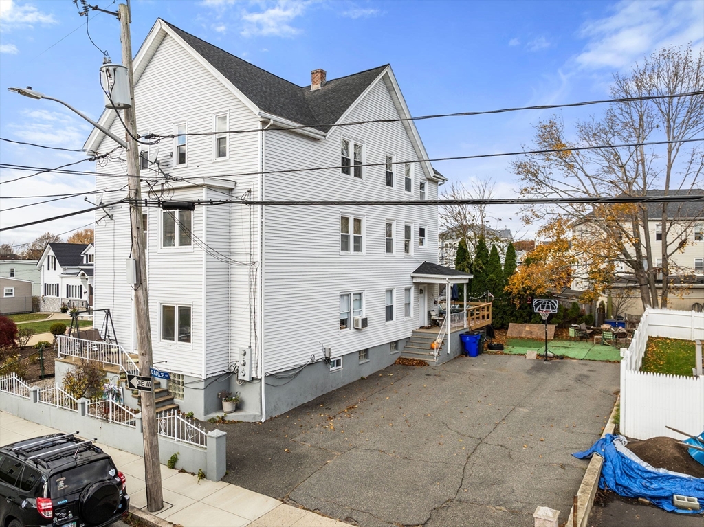 172 Earle St