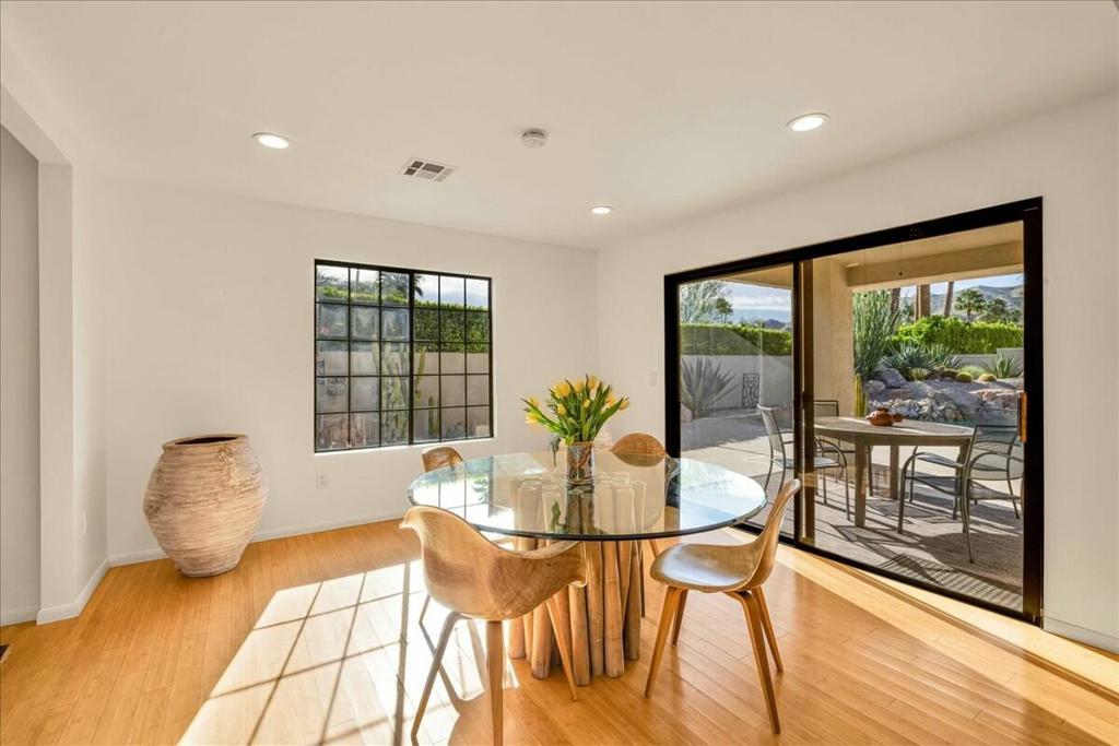 1424 S San Joaquin Drive