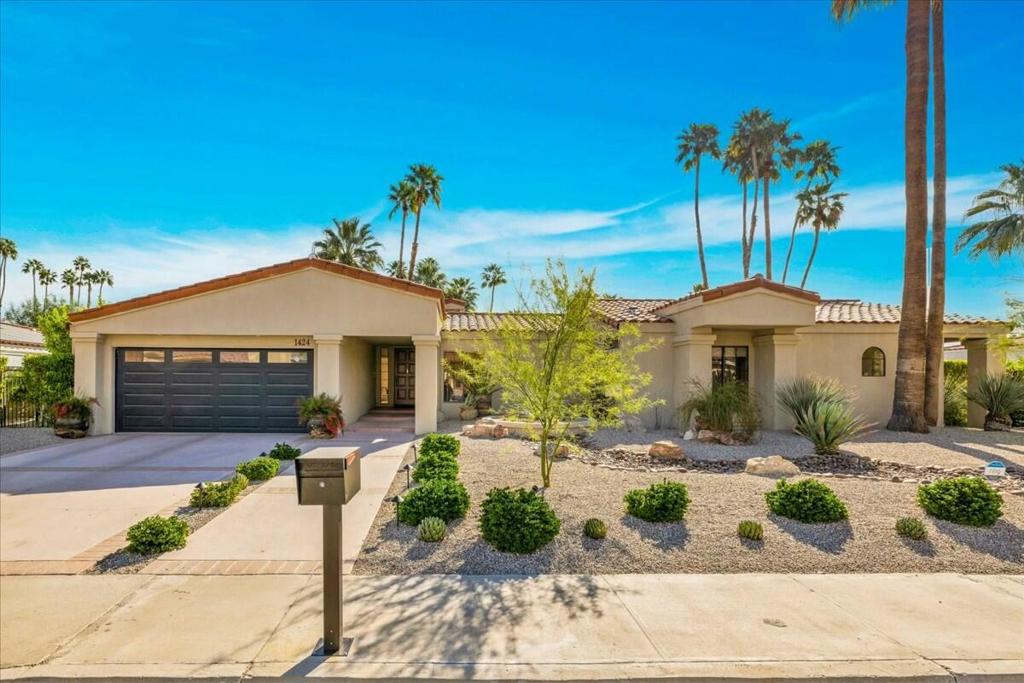 1424 S San Joaquin Drive