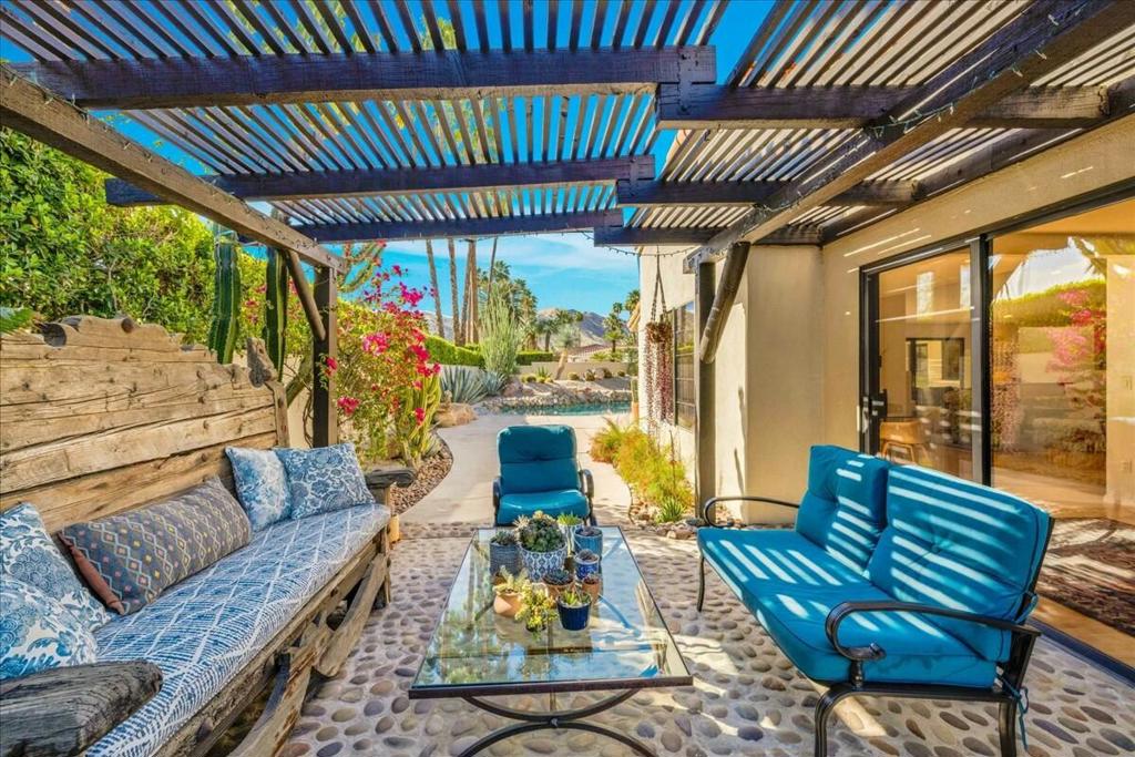 1424 S San Joaquin Drive