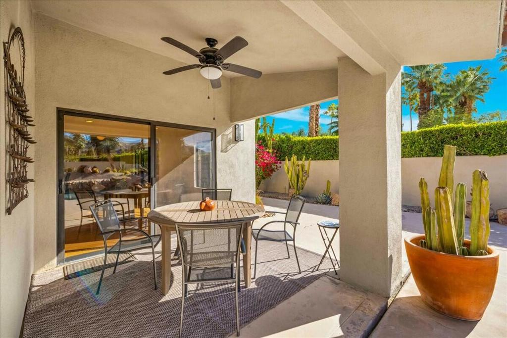 1424 S San Joaquin Drive