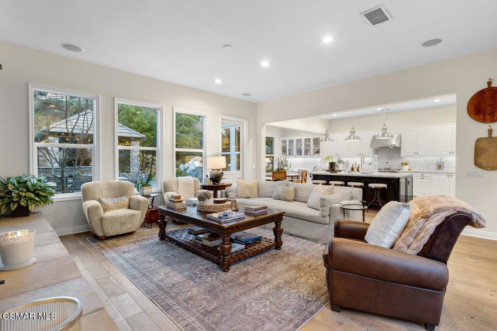 1561 Sycamore Canyon Drive