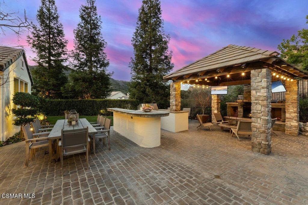 1561 Sycamore Canyon Drive