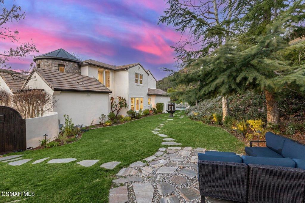 1561 Sycamore Canyon Drive