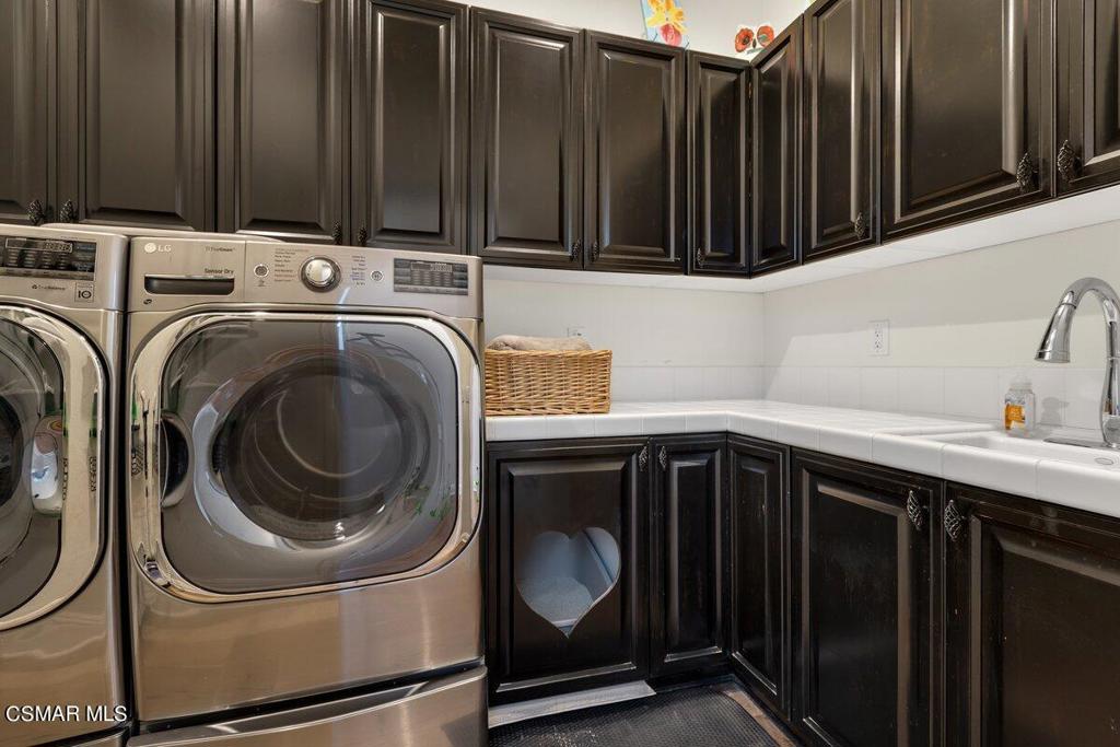 1561 Sycamore Canyon Drive