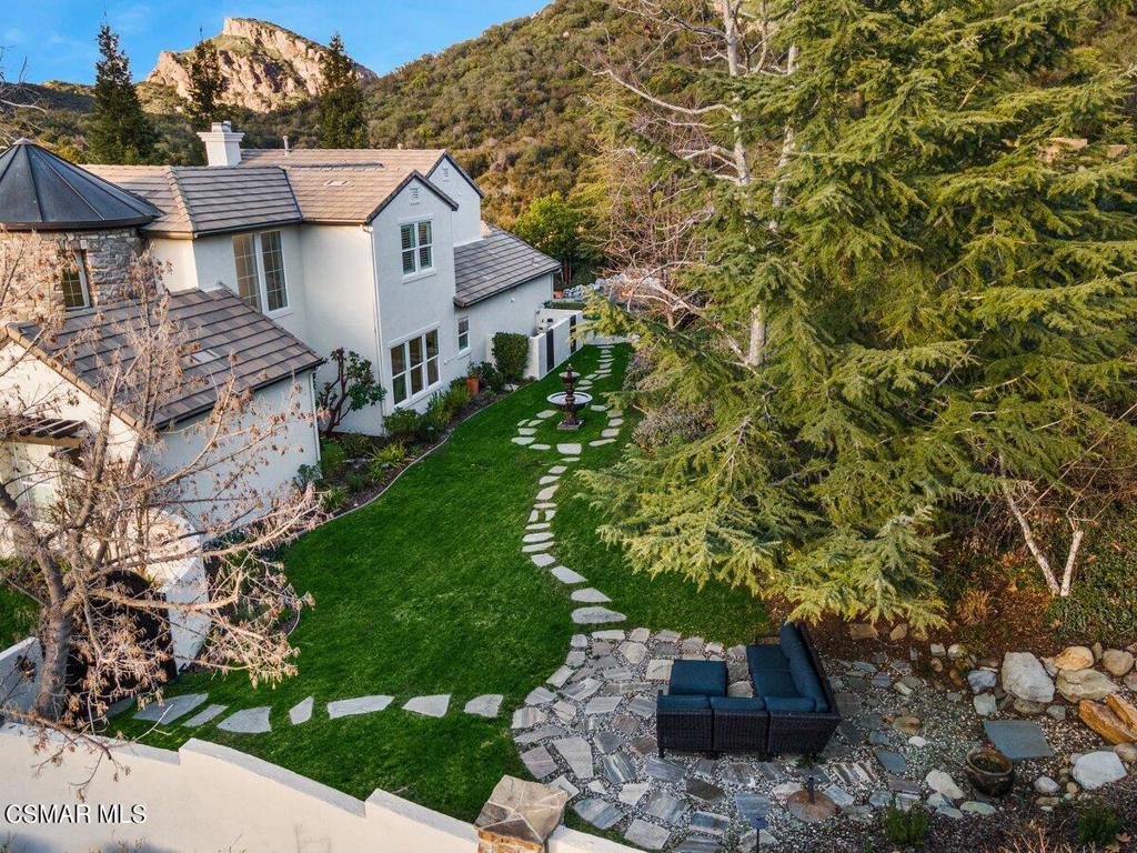 1561 Sycamore Canyon Drive