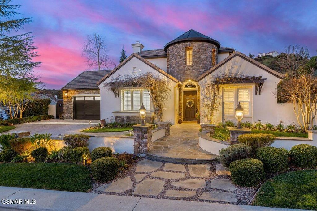 1561 Sycamore Canyon Drive