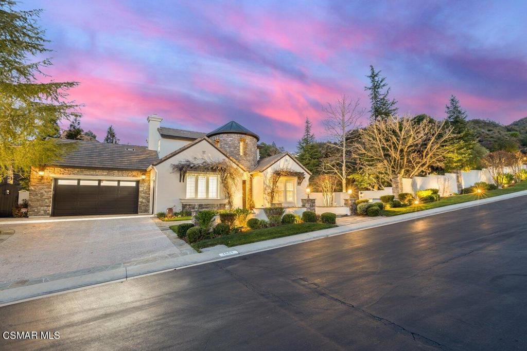 1561 Sycamore Canyon Drive