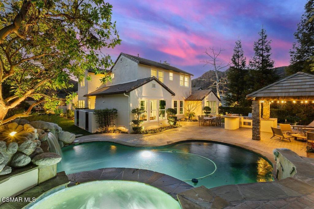 1561 Sycamore Canyon Drive