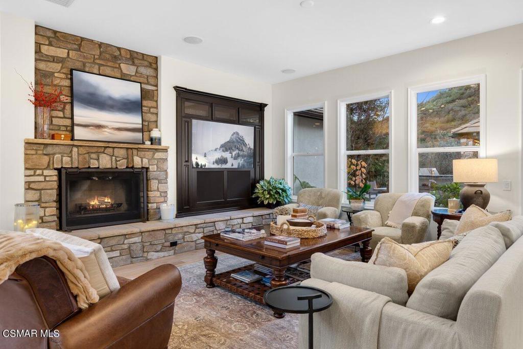 1561 Sycamore Canyon Drive