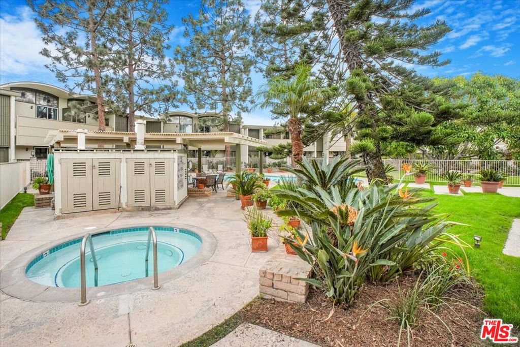 4801 La Villa Marina D