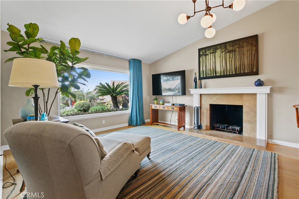 2443 E Orangeview Lane