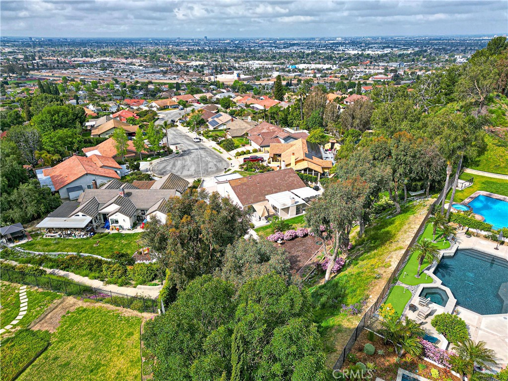 2443 E Orangeview Lane