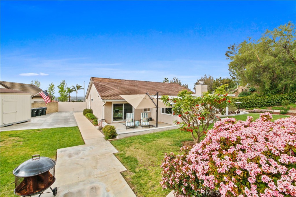 2443 E Orangeview Lane