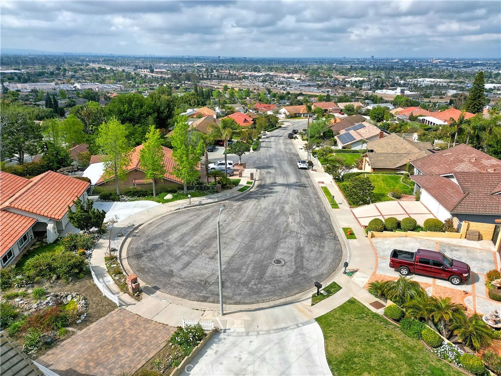 2443 E Orangeview Lane