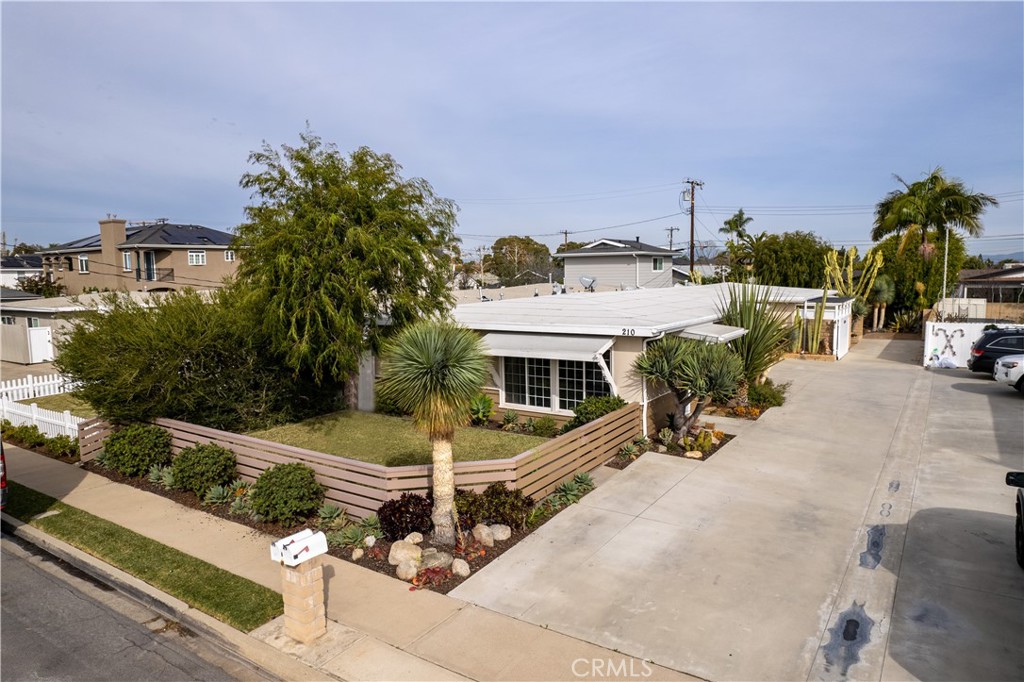 210 Cecil Place