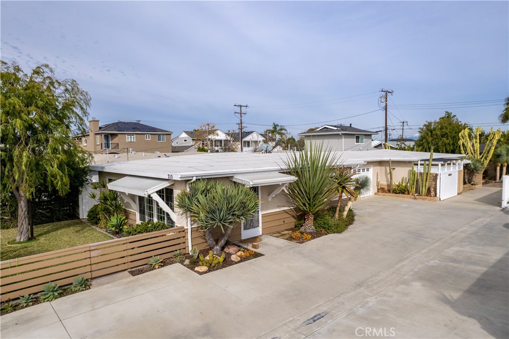 210 Cecil Place