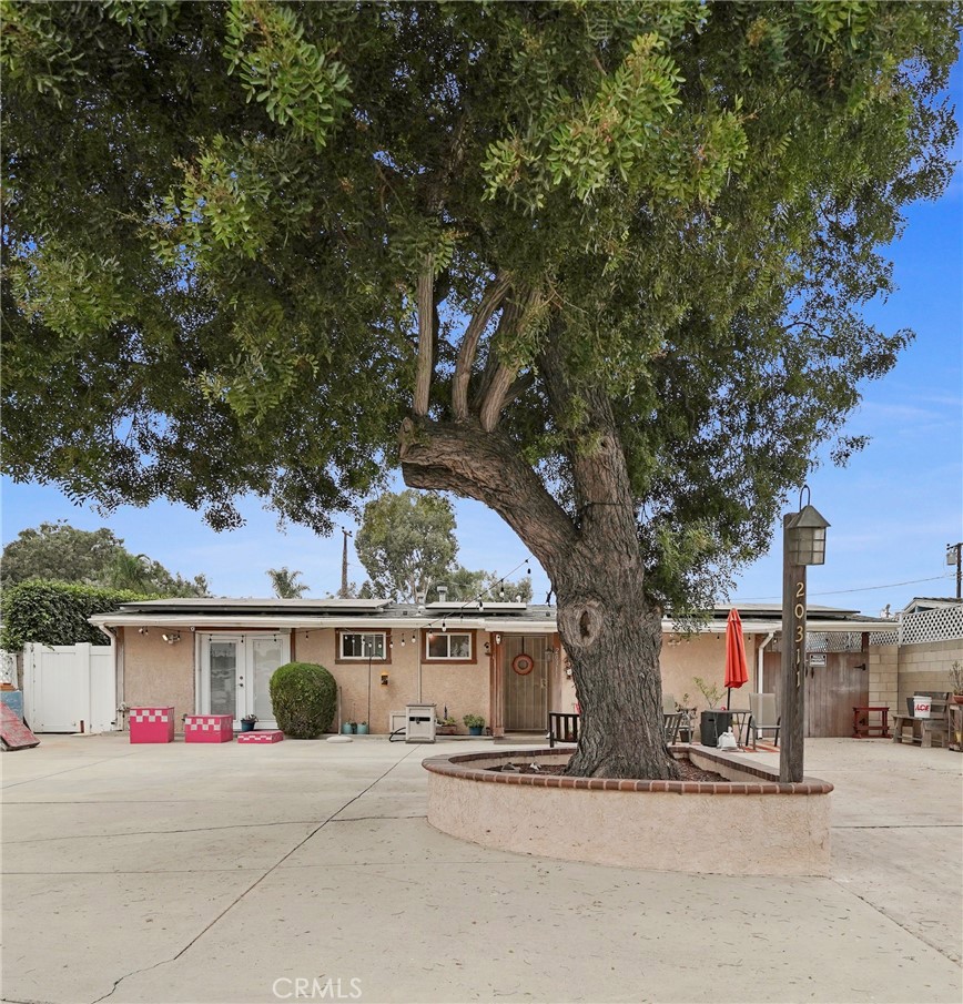 20321 & 20311 Riverside Drive