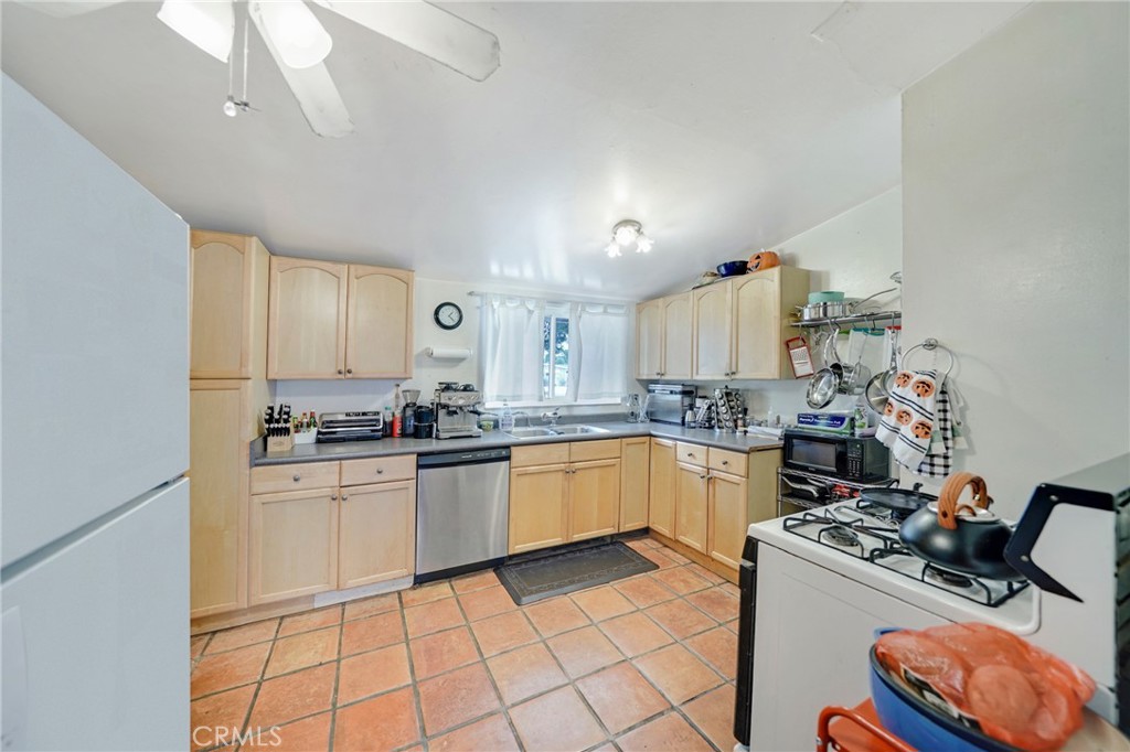 20321 & 20311 Riverside Drive