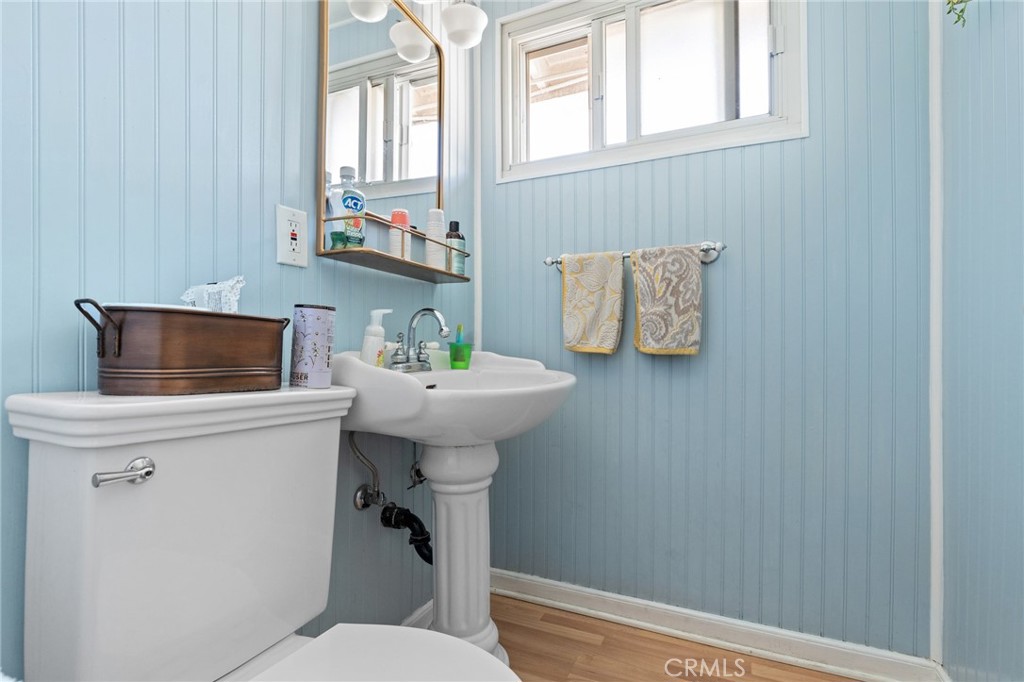 20321 & 20311 Riverside Drive