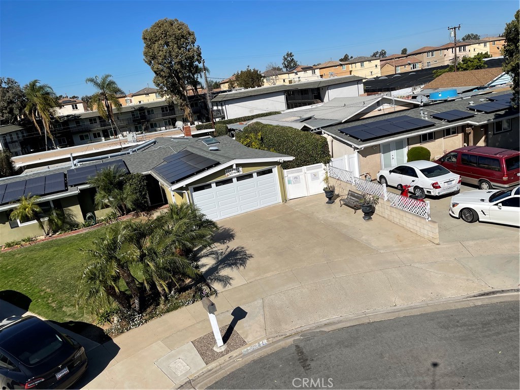 20321 & 20311 Riverside Drive