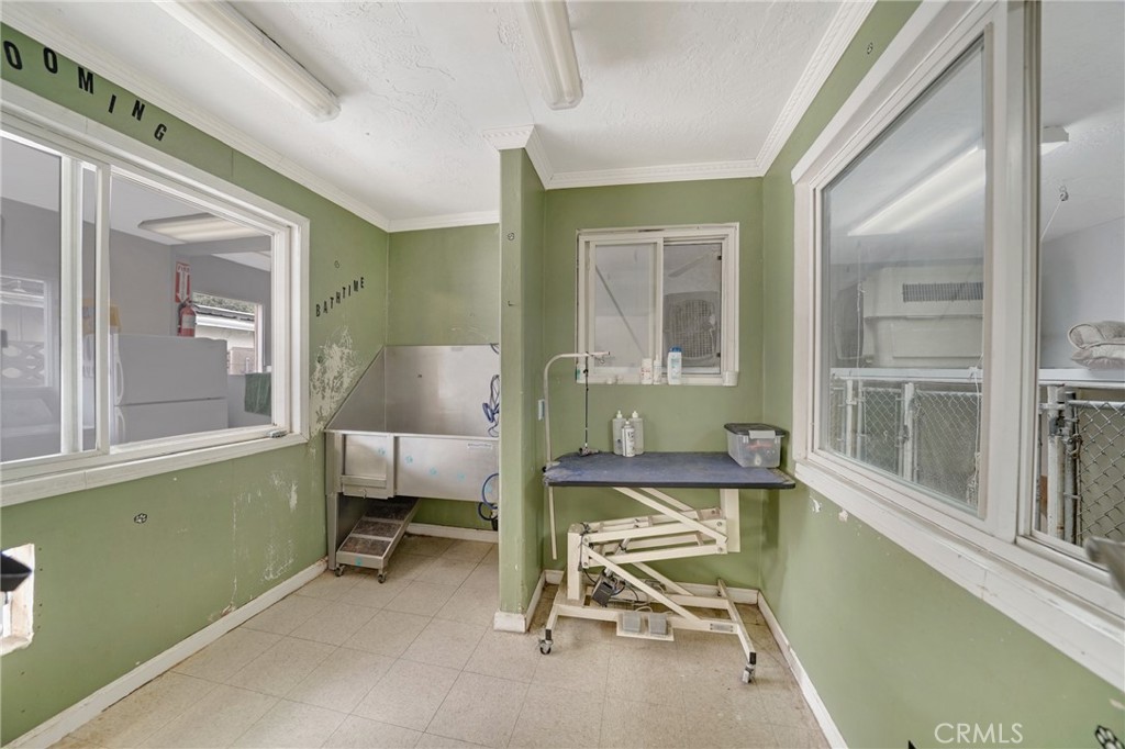 20321 & 20311 Riverside Drive