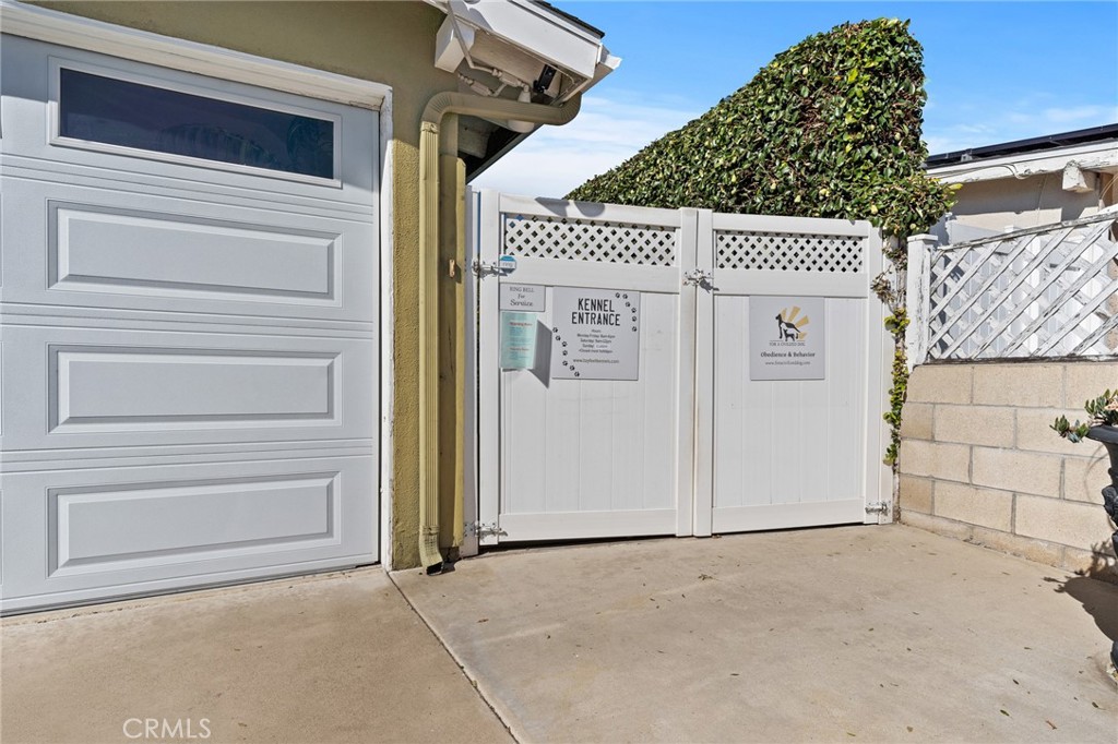 20321 & 20311 Riverside Drive