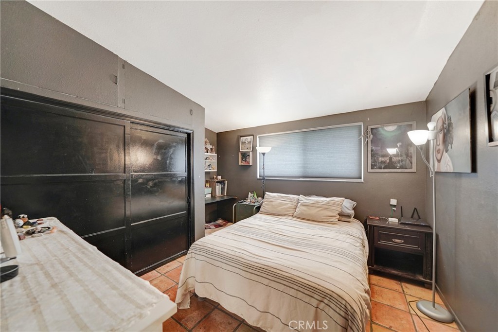 20321 & 20311 Riverside Drive