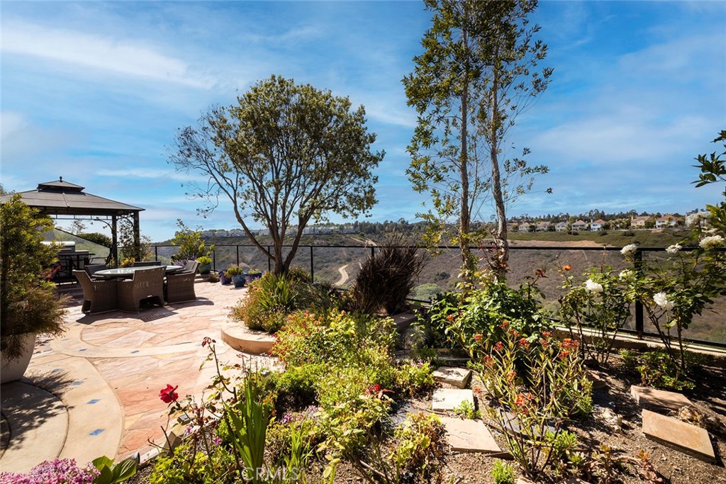 17 Monterey Pine Drive