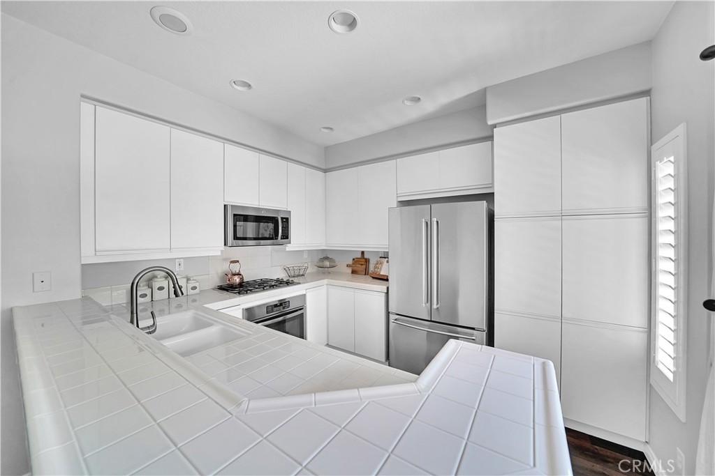 1325 S Country Glen Way