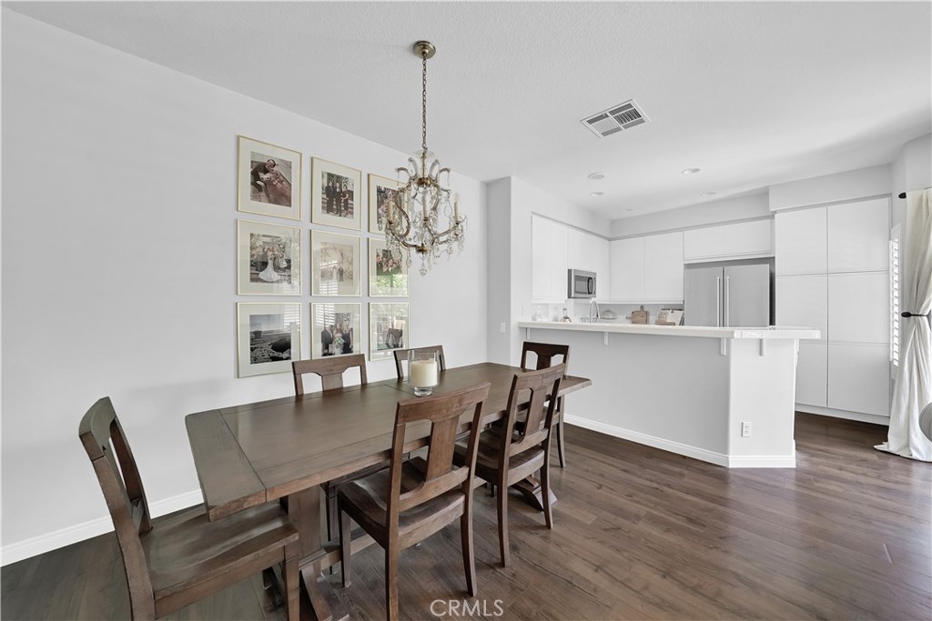 1325 S Country Glen Way