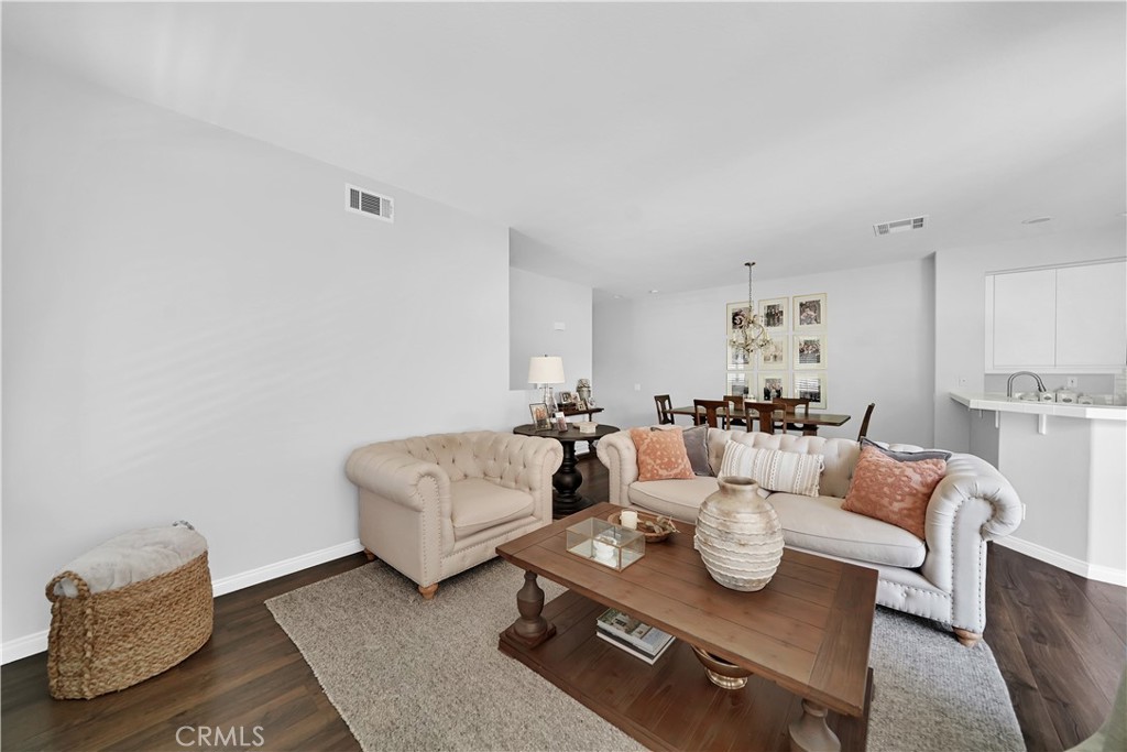 1325 S Country Glen Way