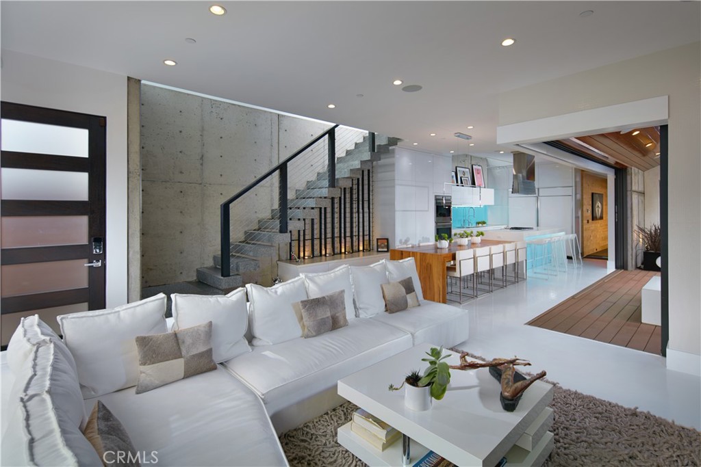 604 Acacia Avenue