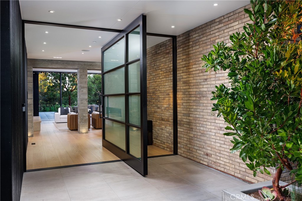 26 Royal Saint George Road