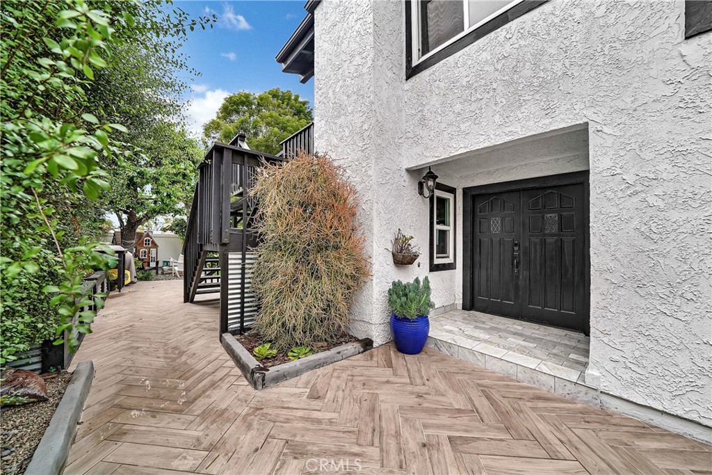 431 Westminster Avenue 3