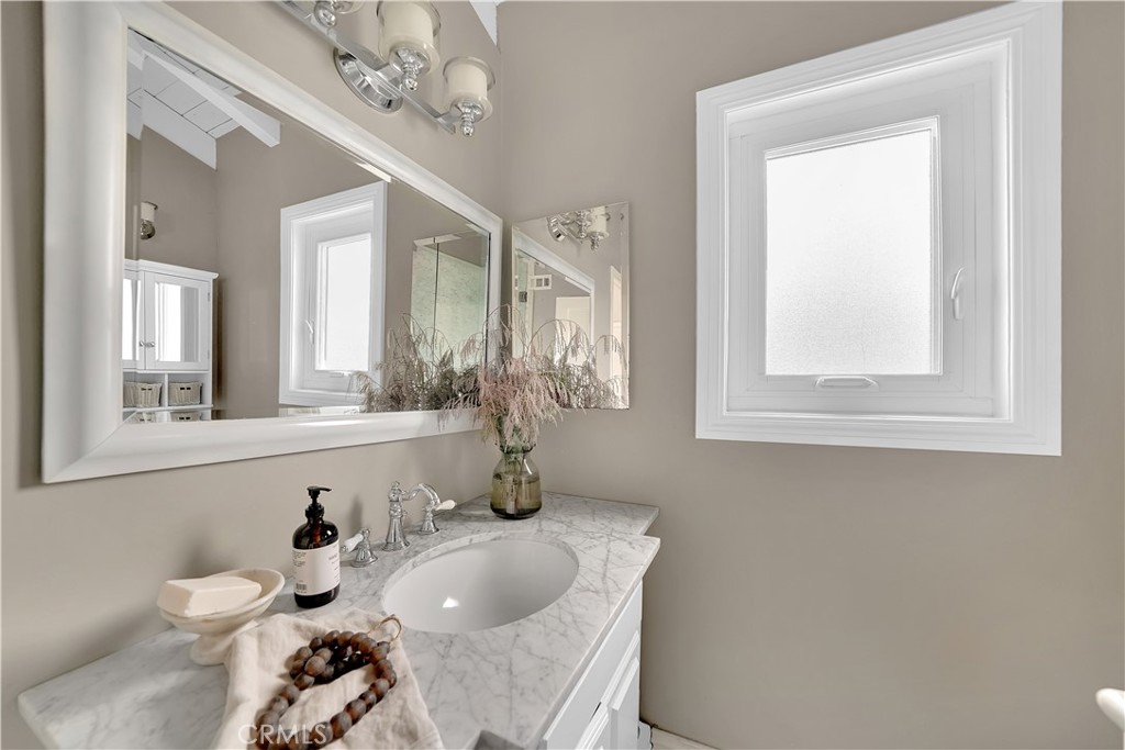 431 Westminster Avenue 3