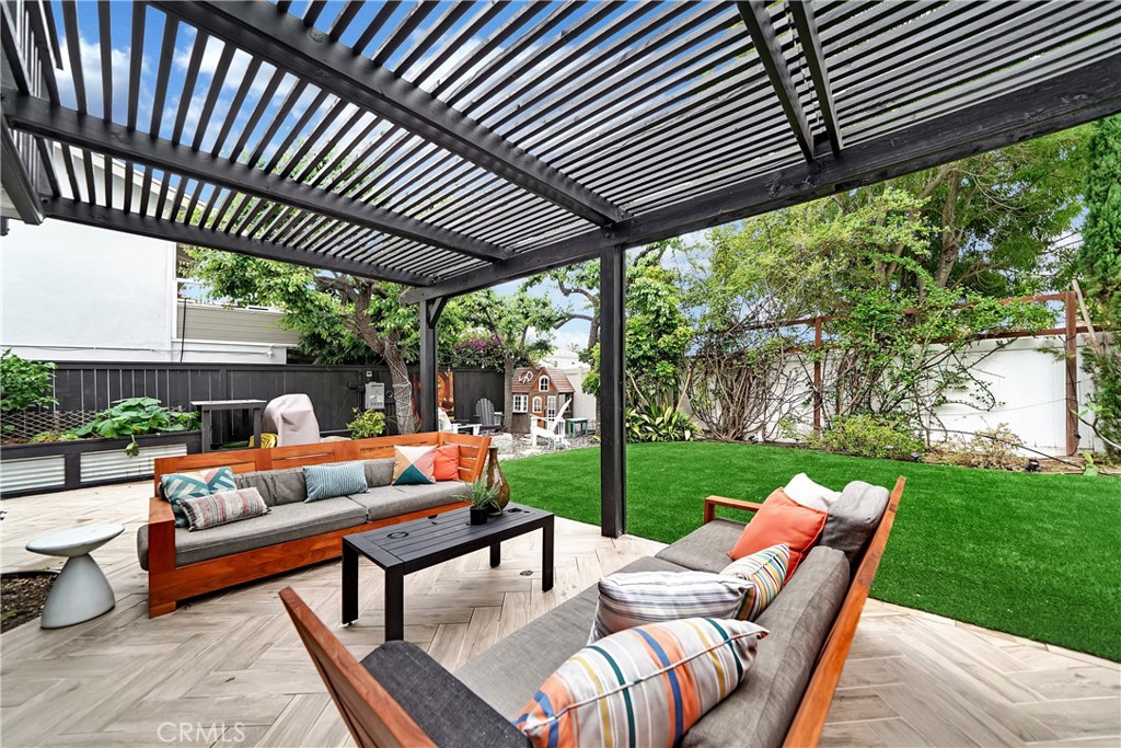 431 Westminster Avenue 3