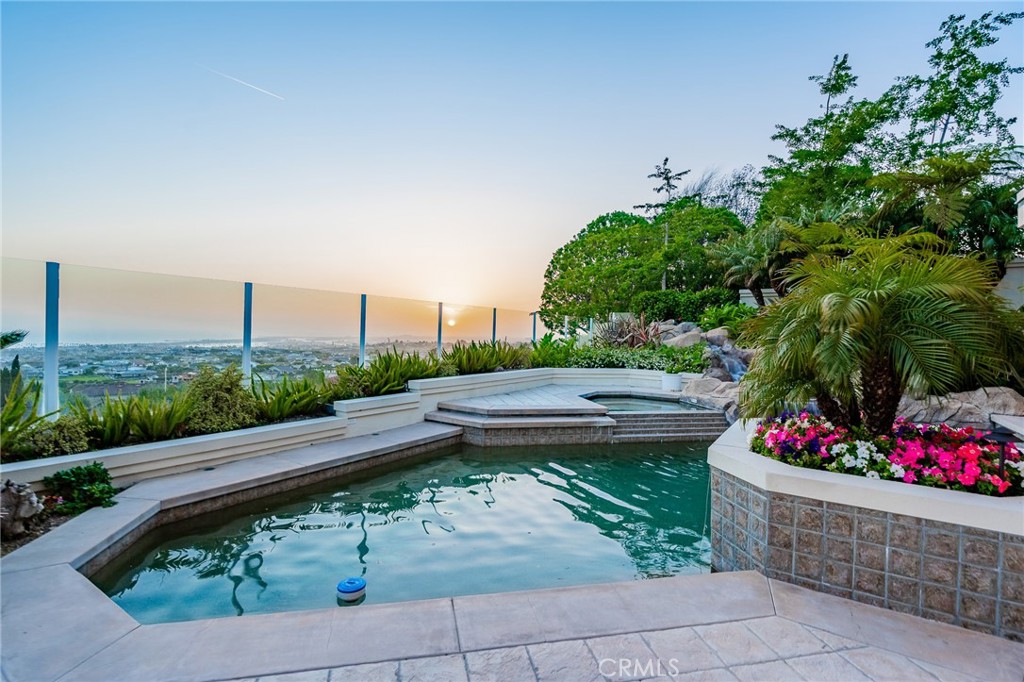 6 Canyon Terrace