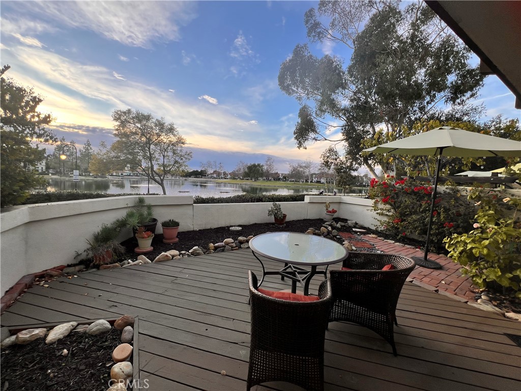 33 Brisa Del Lago