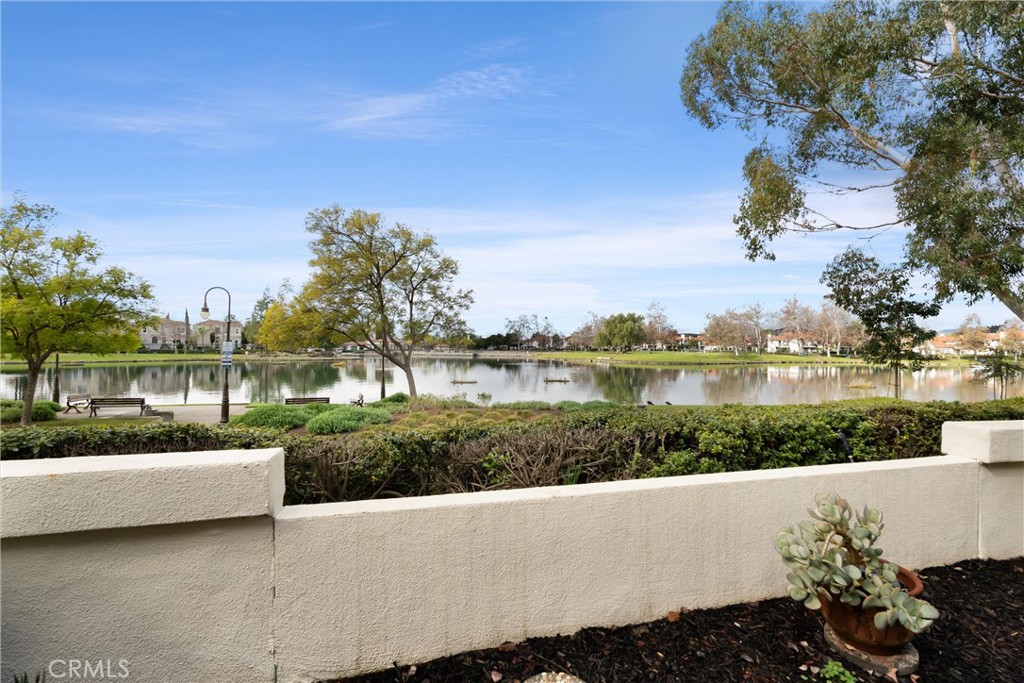 33 Brisa Del Lago